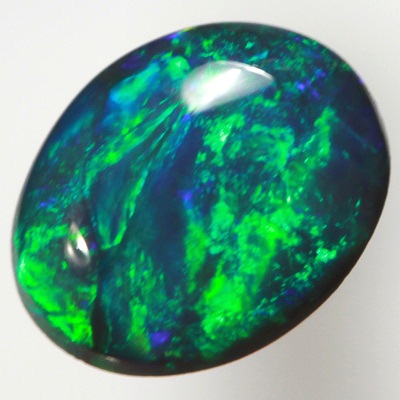 SOLID BLACK OPAL Bright and strong forest green